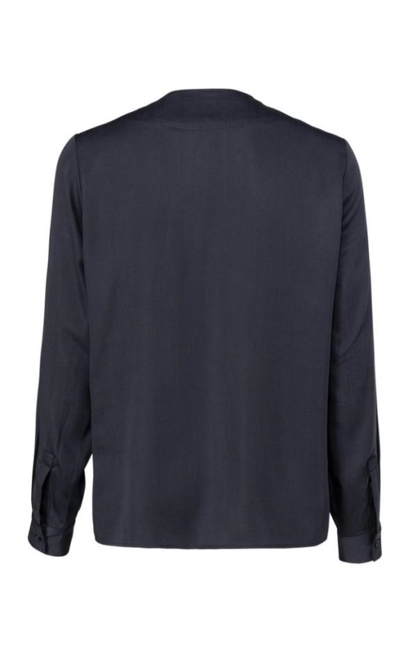 Drapy Long Sleeve Top with v-Neck