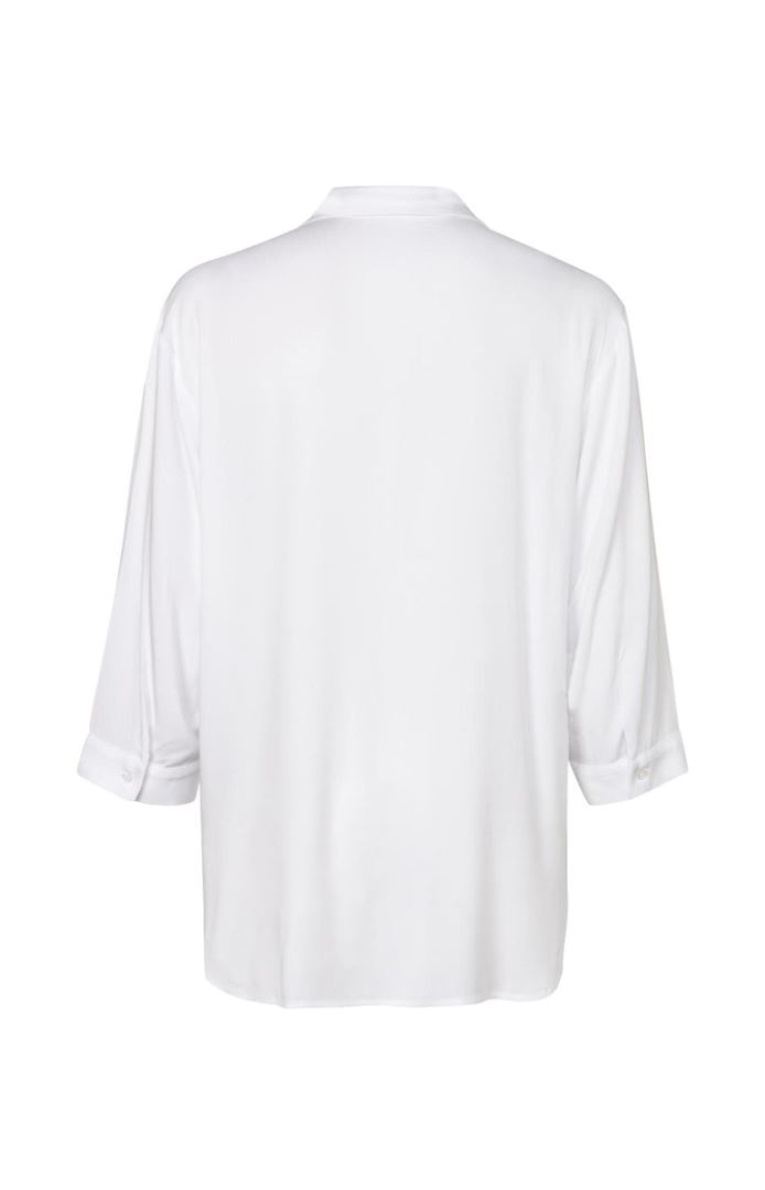 Tunic top with 3/4 sleeves and V-neck collar