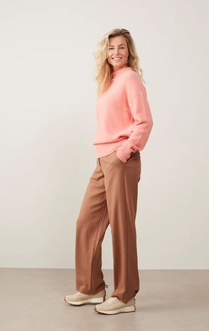 Soft high waist trousers with wide legs