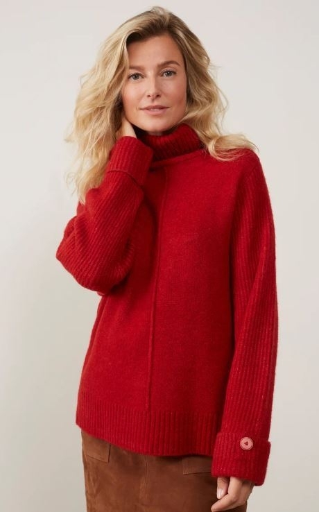 Rib stitch sweater with turtlenecht and long sleeves