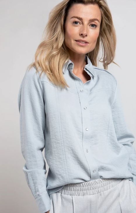 Crinkle blouse with long sleeves