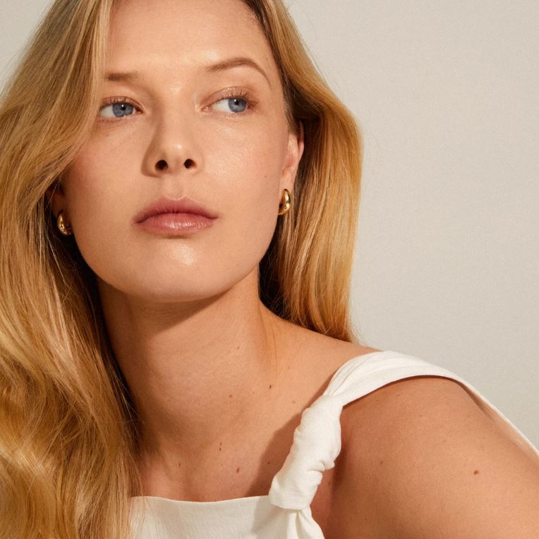 Mine chunky huggie hoops