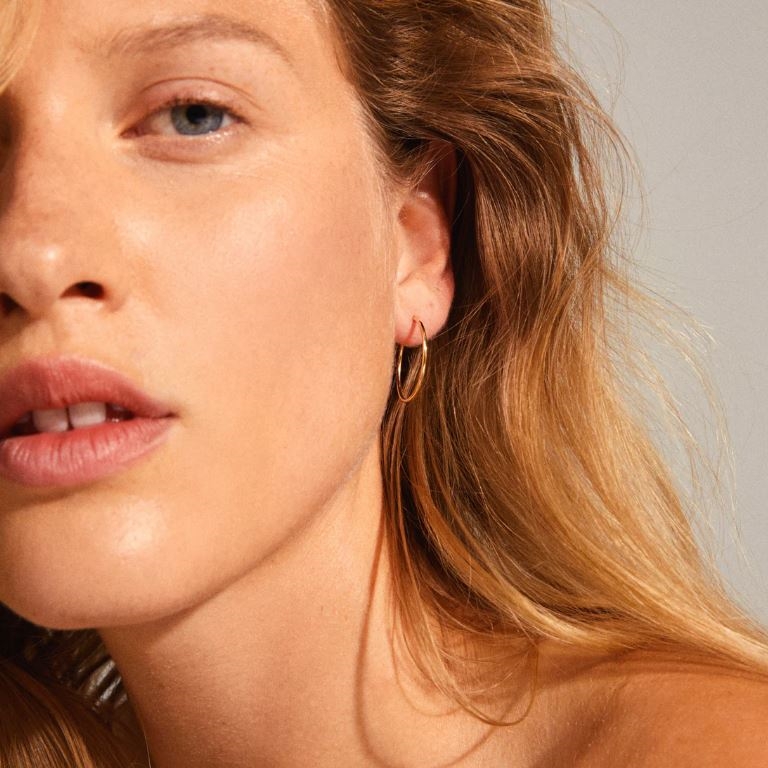 Sanne medium hoop earrings