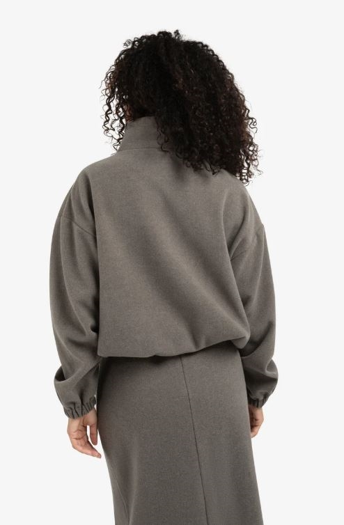 Sweatshirt With Balloon sleeves and Zip Collar