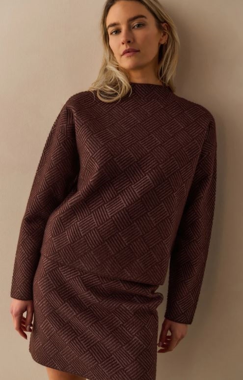 Jacuard Sweater With Long Sleeves and Collar