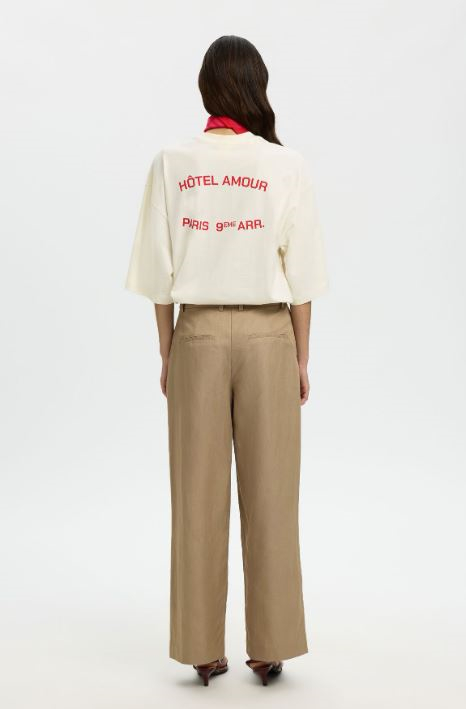 Boxy Lia SS Hotel Amour Tee