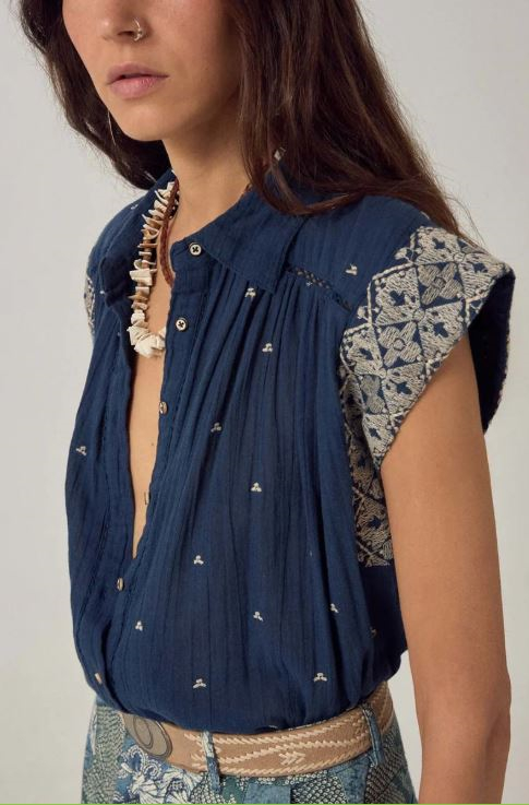 Karina Sleeveless Shirt