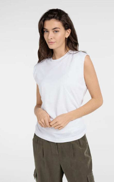 Sleeveless top with pleated sideseams